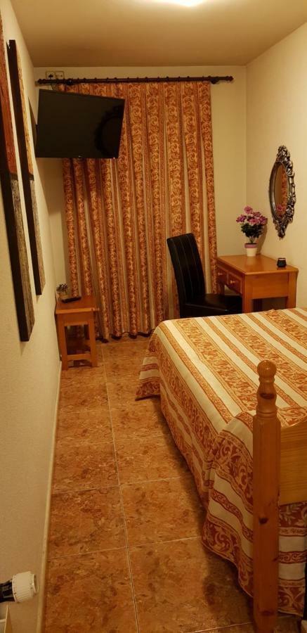 Hostal Plaza 埃尔埃斯皮纳尔 外观 照片